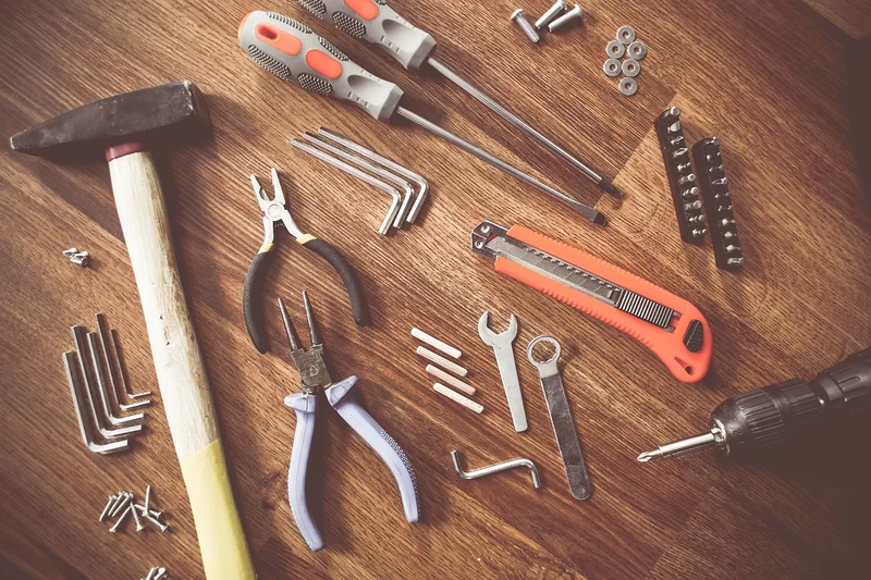 Les outils spécialisés : quand et pourquoi les ajouter