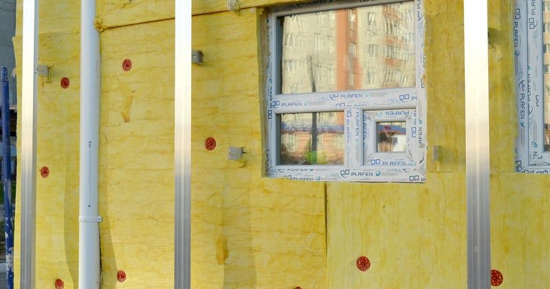 Silence garanti : comment réussir l’isolation phonique d’un mur mitoyen par l’intérieur